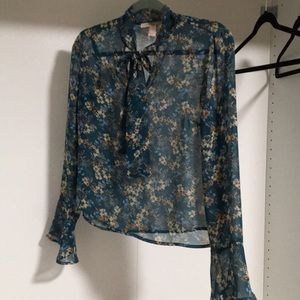 Super cute blouse size s
